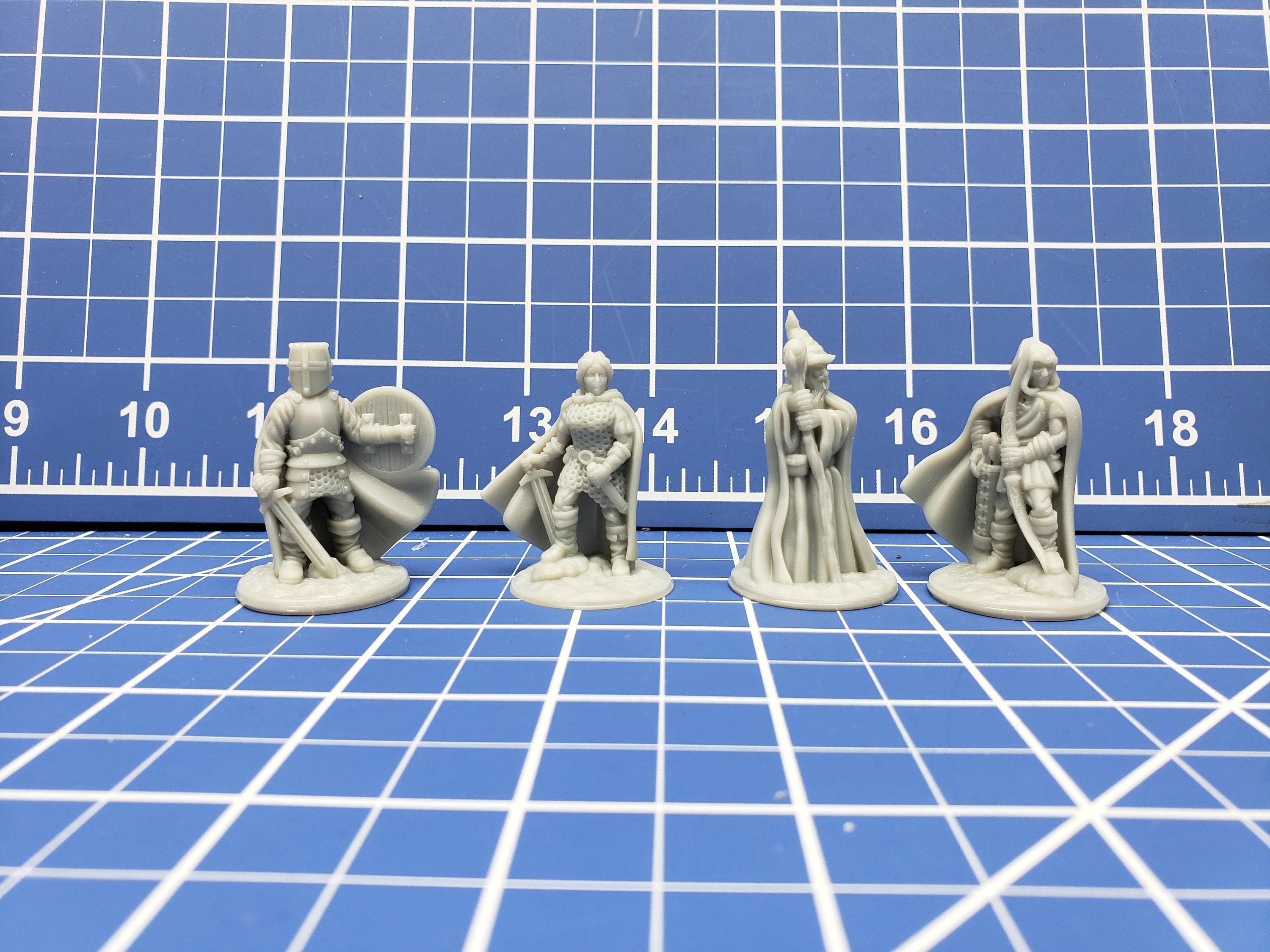 Adventurer Miniatures - DND - Pathfinder - RPG - Dungeon & Dragons - Miniature - Mini - 28 mm / 1" - Fat Dragon Games