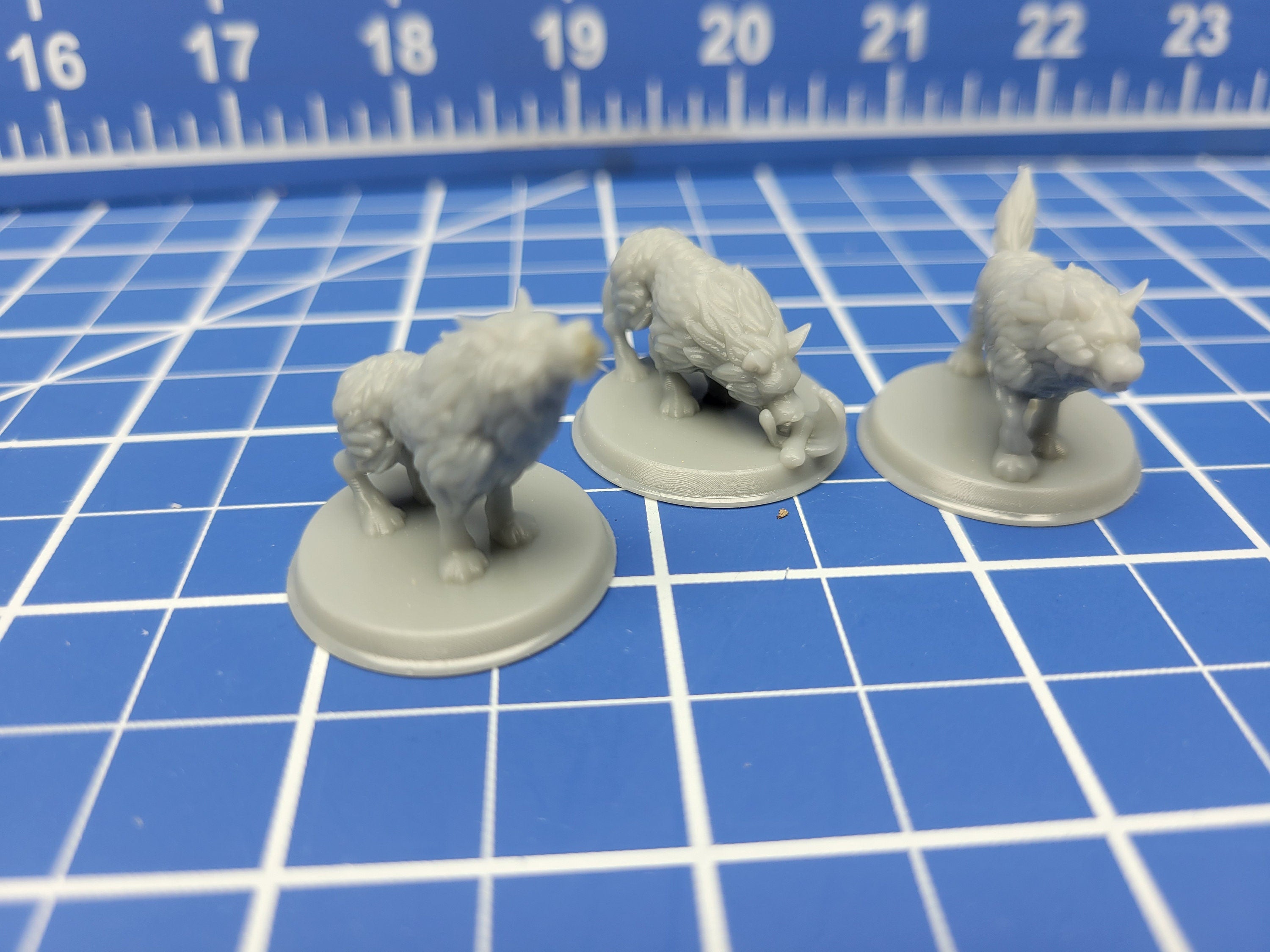 Wolf Pack - Set of 3 - Minis - Beasts and Badies - Hero's Hoard - DND - Pathfinder - Dungeons & Dragons - RPG - Tabletop - EC3D - Miniature