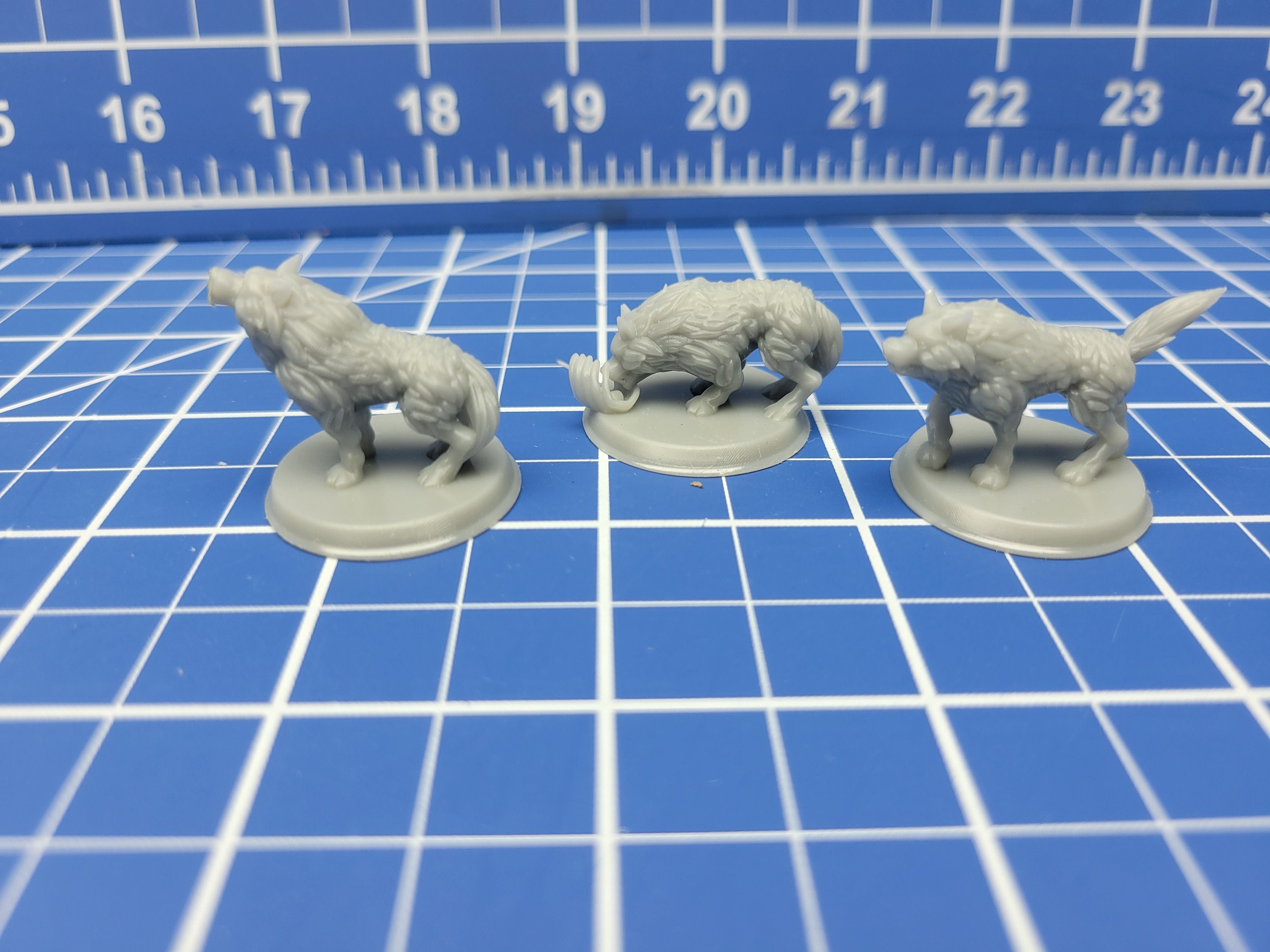Wolf Pack - Set of 3 - Minis - Beasts and Badies - Hero's Hoard - DND - Pathfinder - Dungeons & Dragons - RPG - Tabletop - EC3D - Miniature