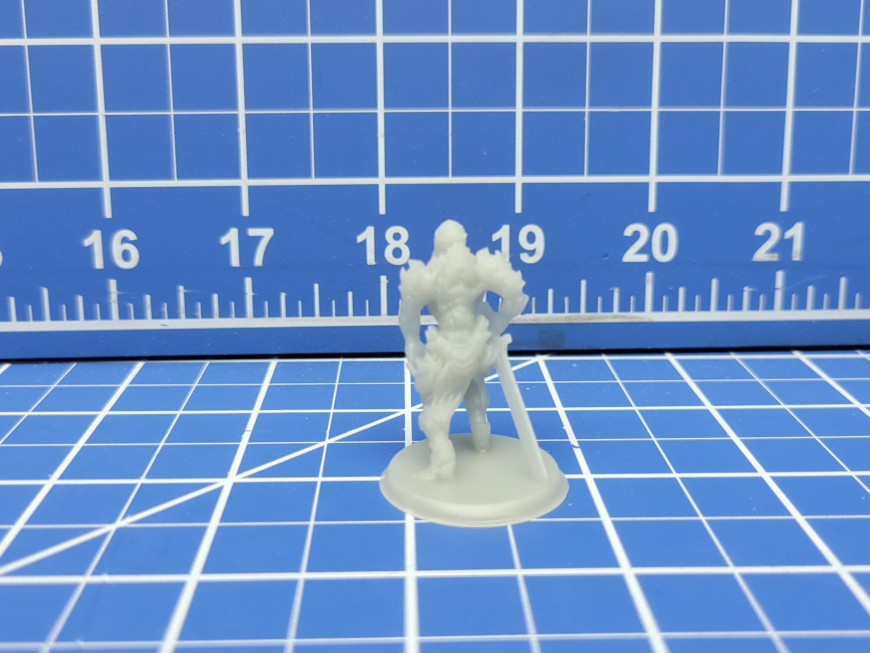 Animated Armor - Minis - Beasts and Badies - Hero's Hoard - DND - Pathfinder - Dungeons & Dragons - RPG - Tabletop - EC3D - Miniature