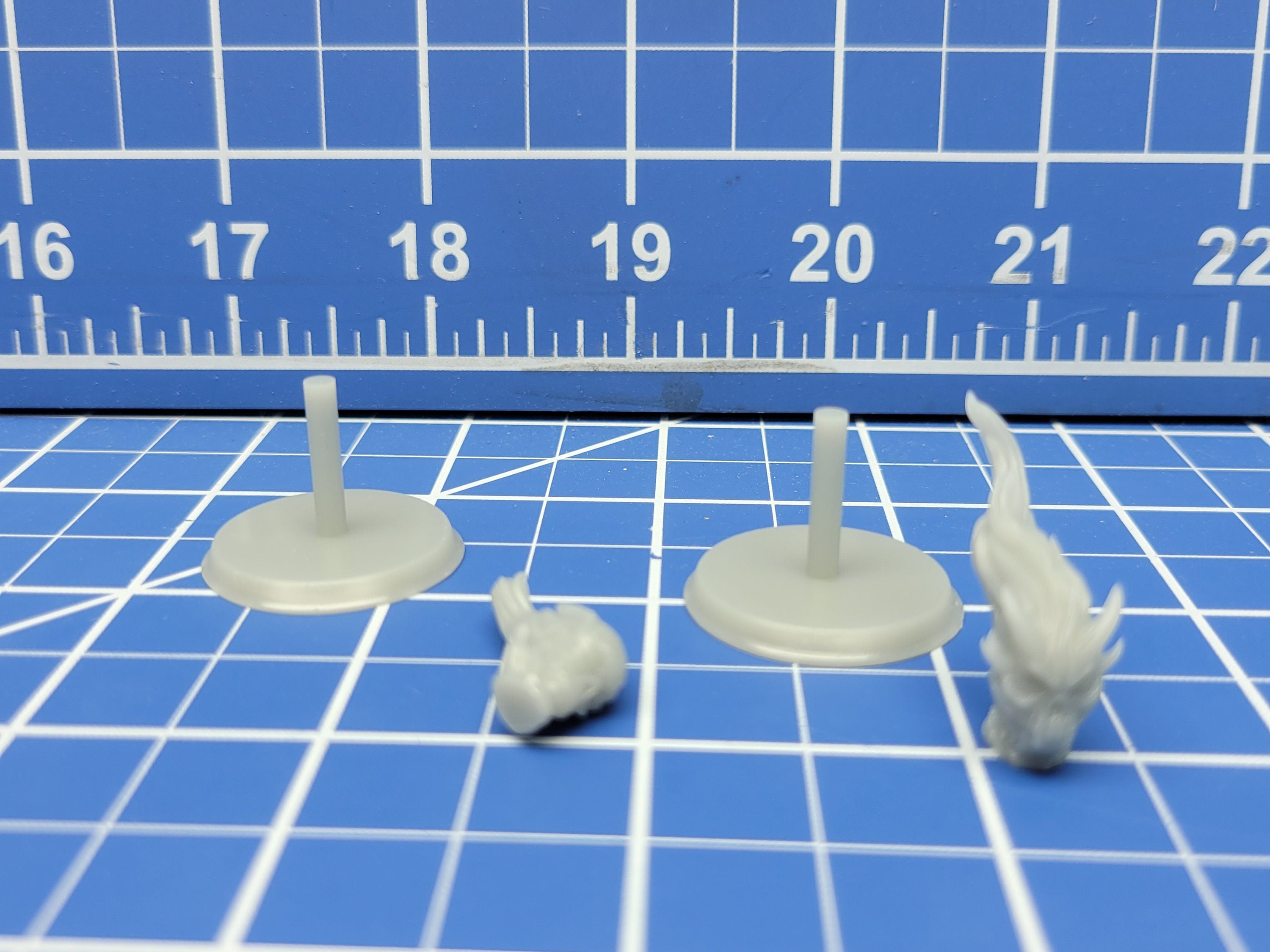 Flaming Skulls - Minis - Beasts and Badies - Hero's Hoard - DND - Pathfinder - Dungeons & Dragons - RPG - Tabletop - EC3D - Miniature