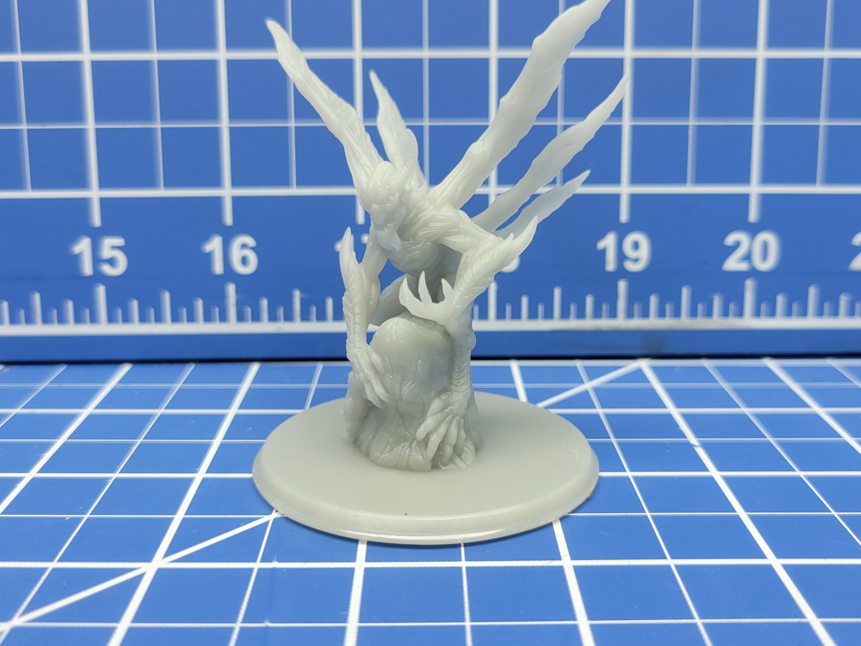 Bone Devil - Minis - Beasts and Badies - Hero's Hoard - DND - Pathfinder - Dungeons & Dragons - RPG - Tabletop - EC3D - Miniature