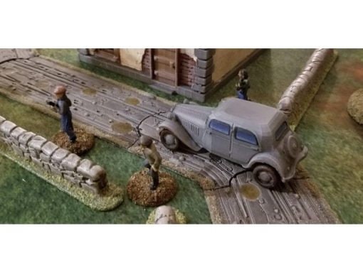 Citroen 11 CV civilian car - Great for Table Top War Games And Dioramas - Resin 28mm Miniatures -