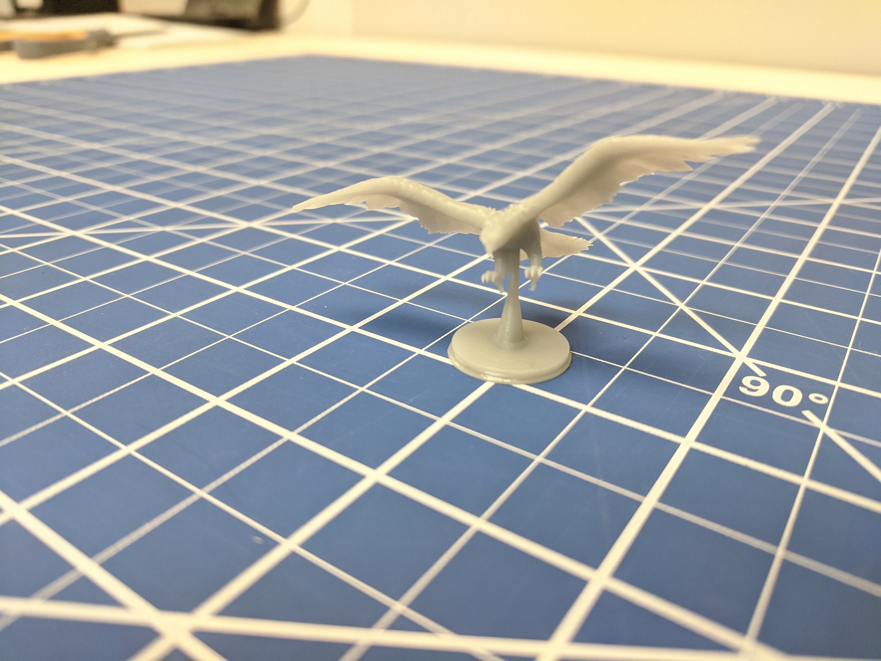 Blood Hawk Mini - DND - Pathfinder - Dungeons & Dragons - RPG - Tabletop - mz4250- Miniature - 28 mm - 1" Scale