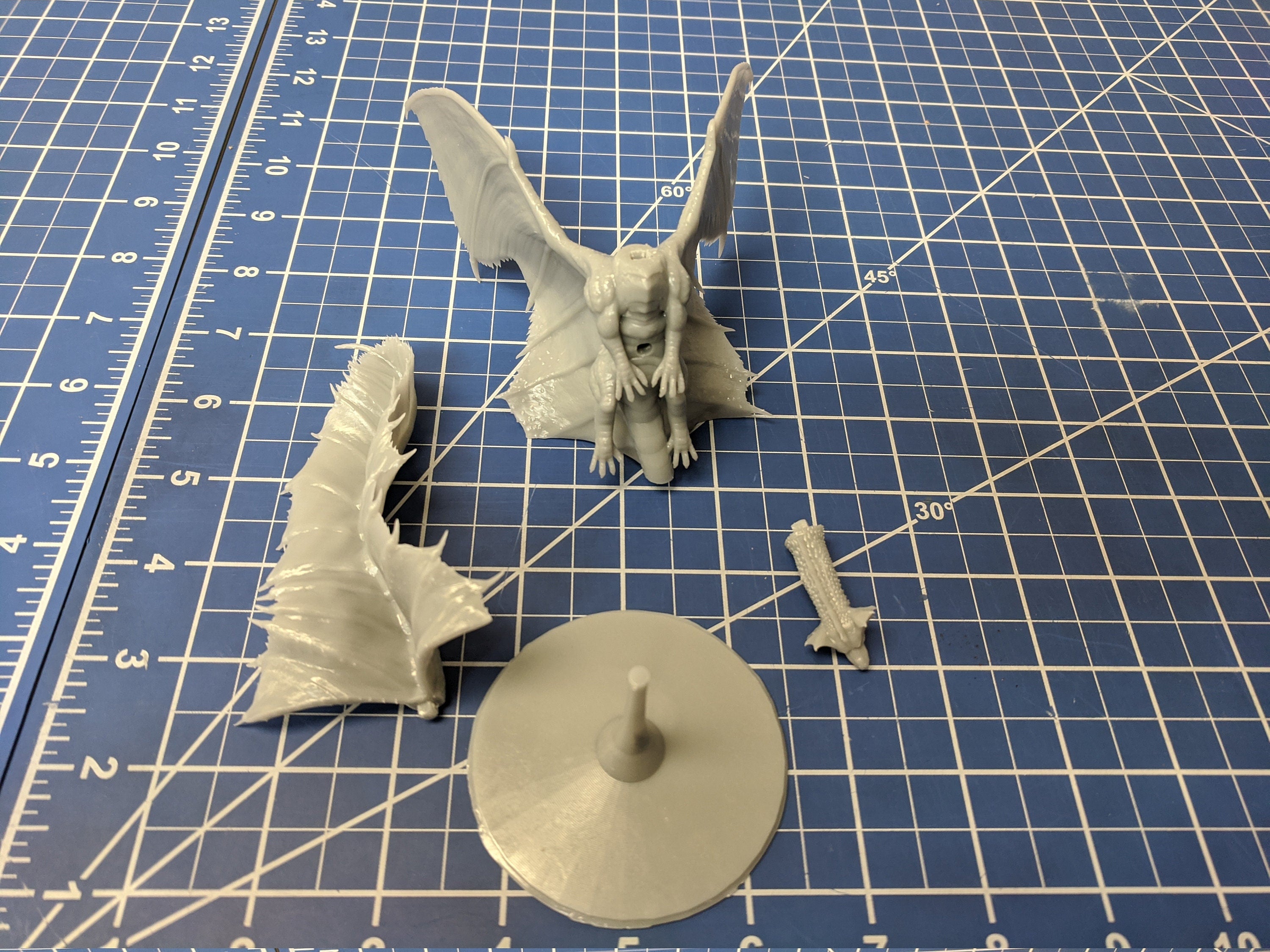 Adult Brass Dragon Metallic Mini - DND - Pathfinder - Dungeons & Dragons - RPG - Tabletop - mz4250- Miniature-28mm-1"Scale