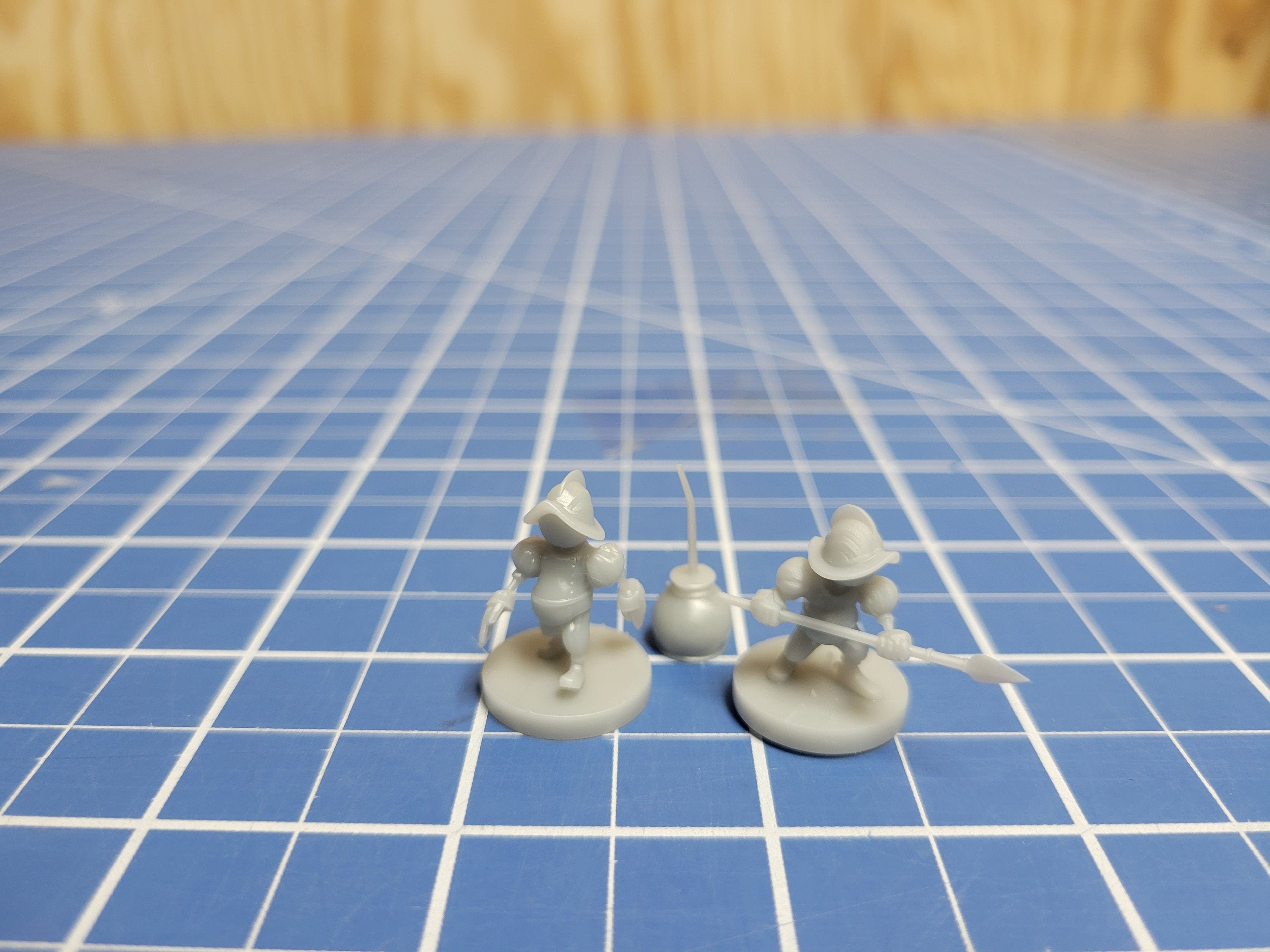 Tin Soldiers and Squirt the Oil Can Set - DND - Pathfinder - Dungeons & Dragons - RPG - Tabletop - mz4250- Miniature-28mm-1"Scale