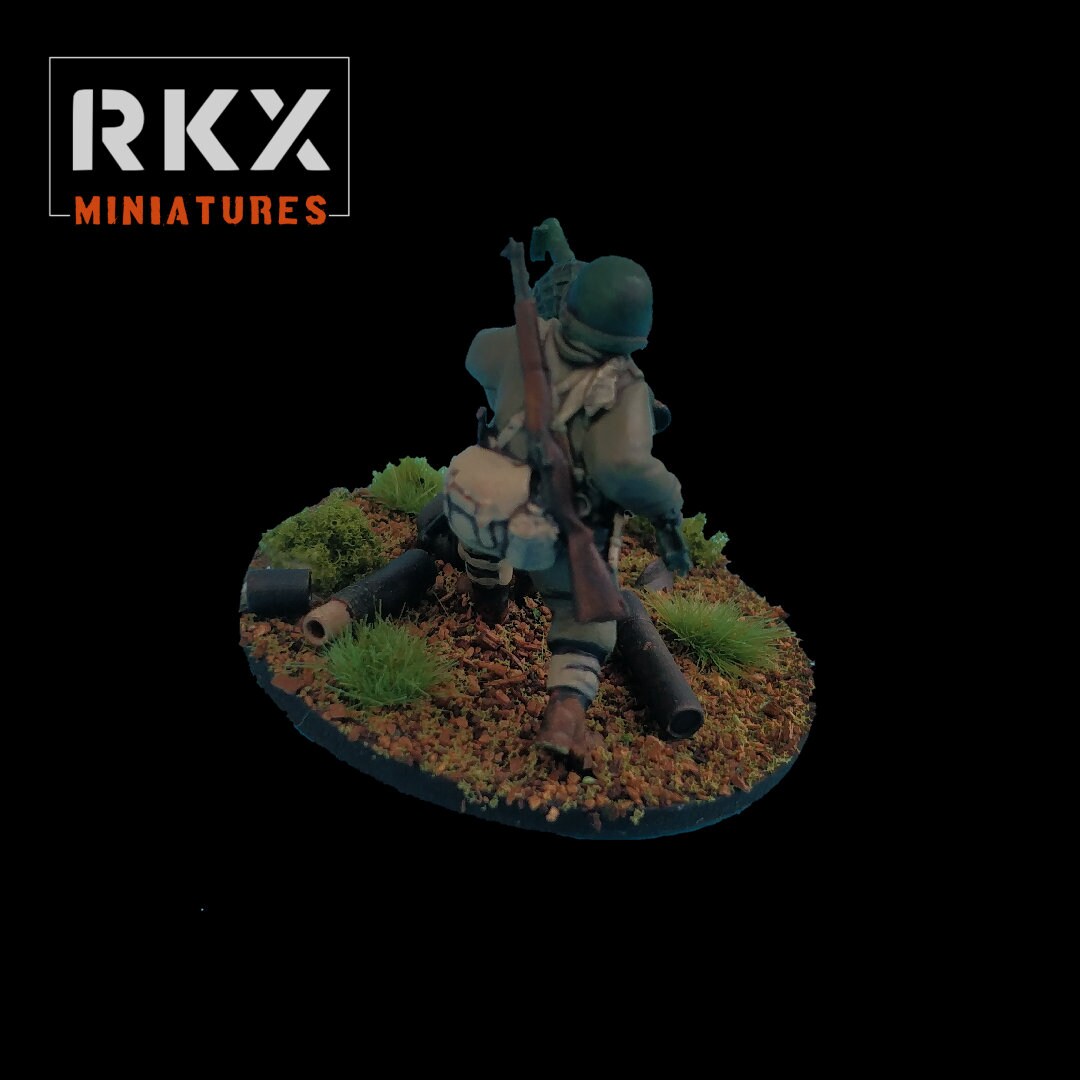 US Infantry WWII Bazooka - 2 minis - Great for Table Top War Games And Dioramas - Resin 28mm Miniatures - RKX