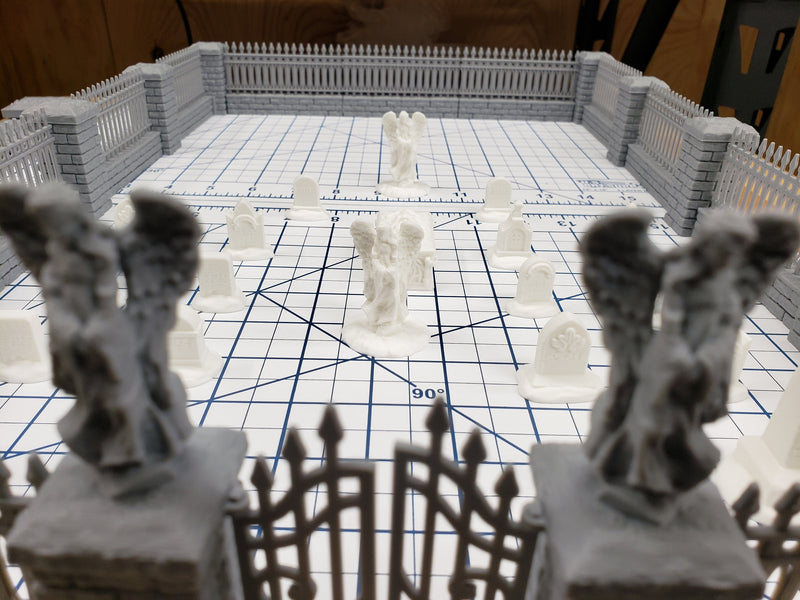 Cemetery Gate and Walls Set - DragonLock - DND - Pathfinder - RPG - Dungeon & Dragons - 28 mm / 1" - Fat Dragon Games