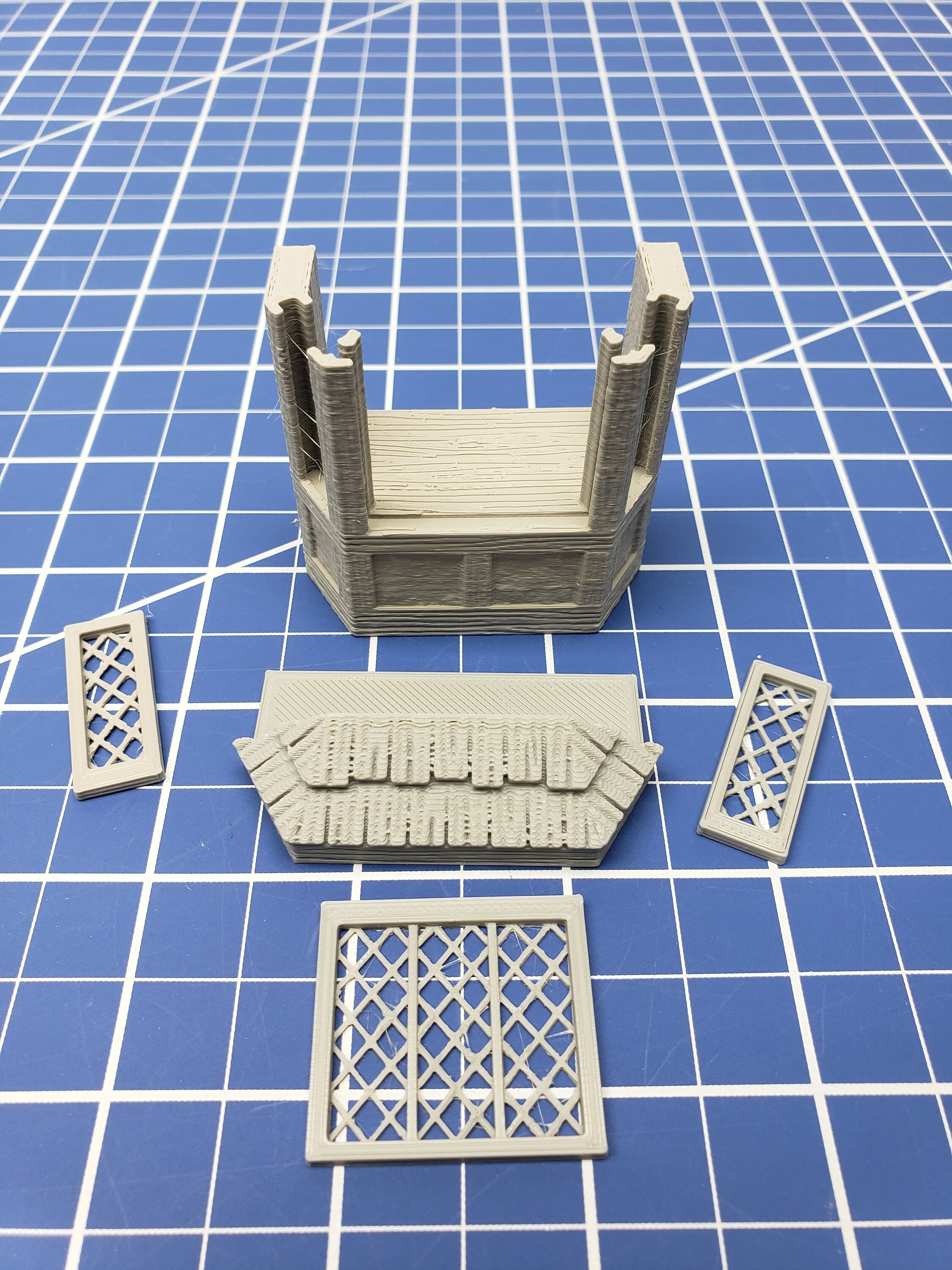 Bay Windows - Dragonshire - DragonLock - Fat Dragon Games - DND - Pathfinder - RPG - Terrain - 28 mm / 1" - Dungeon & Dragons