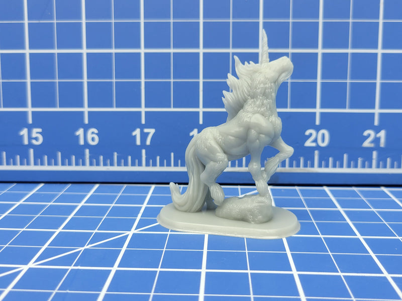 Unicorn - Minis - Beasts and Badies - Hero's Hoard - DND - Pathfinder - Dungeons & Dragons - RPG - Tabletop - EC3D - Miniature