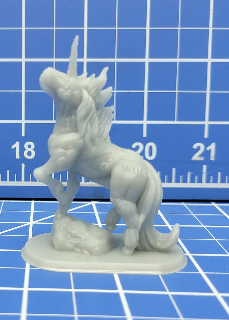 Unicorn - Minis - Beasts and Badies - Hero's Hoard - DND - Pathfinder - Dungeons & Dragons - RPG - Tabletop - EC3D - Miniature