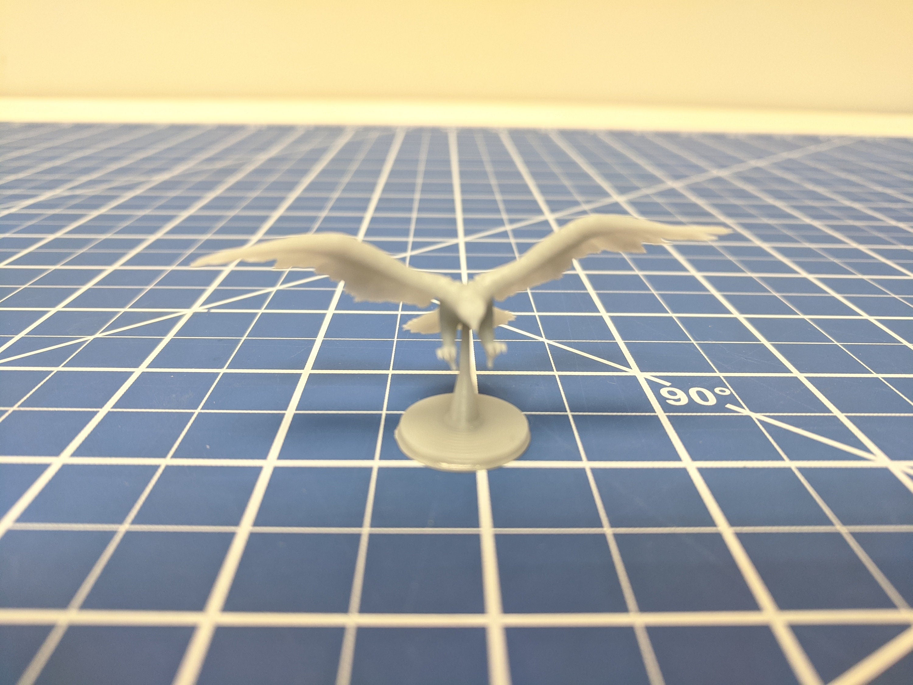 Blood Hawk Mini - DND - Pathfinder - Dungeons & Dragons - RPG - Tabletop - mz4250- Miniature - 28 mm - 1" Scale